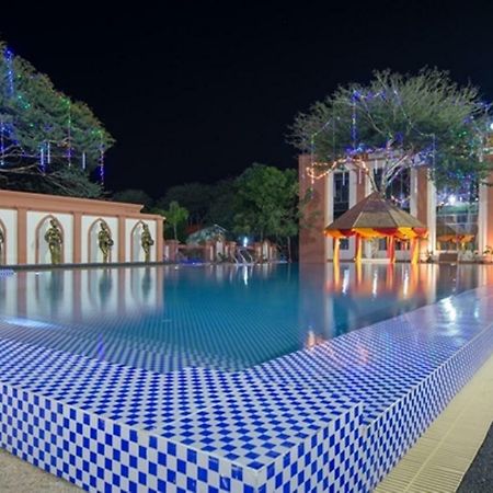 Su Tine San Royal Palace Hotel Баган Екстериор снимка