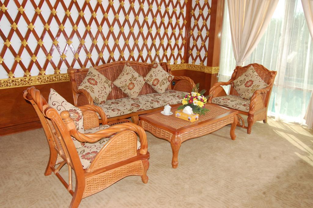 Su Tine San Royal Palace Hotel Баган Стая снимка