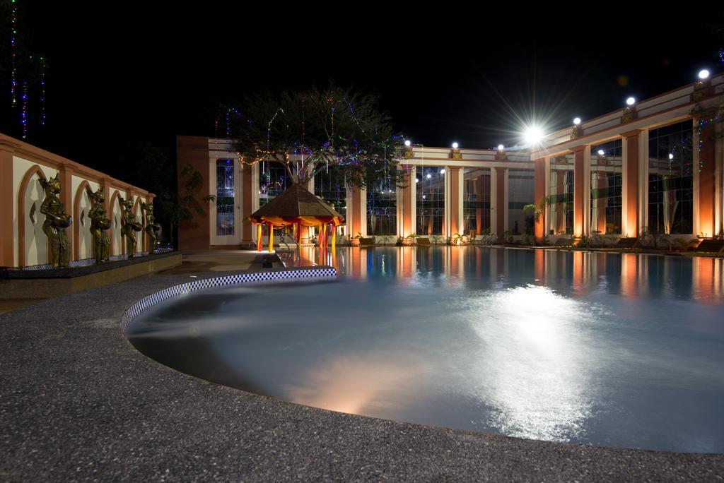 Su Tine San Royal Palace Hotel Баган Екстериор снимка